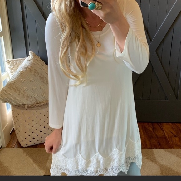 Lace layering Top - Picture 3 of 4